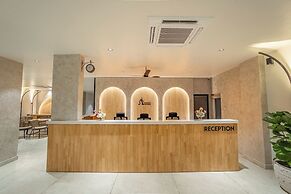 Aura Inn & Suites