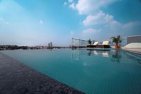 Aura Inn & Suites