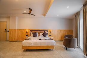 Aura Inn & Suites