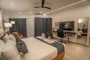 Aura Inn & Suites