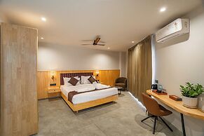 Aura Inn & Suites