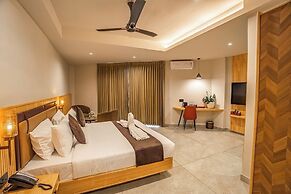 Aura Inn & Suites