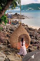 The Cozy Beach Front Hotel