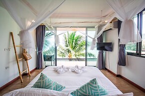 The Cozy Beach Front Hotel