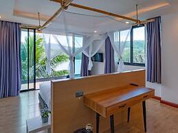 The Cozy Beach Front Hotel