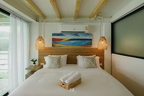 The Cozy Beach Front Hotel