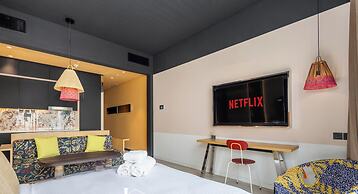 LUX The Modern Retro Studio