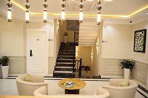 Amira Boutique