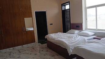 Hotel Keshav Palace