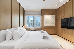 Prime JLT Stay Near Metro Lakeside Dining