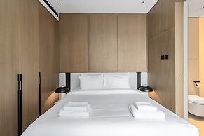 Prime JLT Stay Near Metro Lakeside Dining