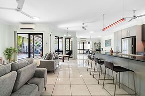 Zen Orient Luxurious 4BR Oasis With Private Pool