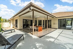 Zen Orient Luxurious 4BR Oasis With Private Pool
