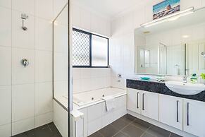 Zen Orient Luxurious 4BR Oasis With Private Pool