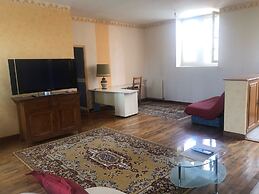 Belle Maison dans une ancienne école