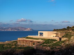 Crimson View Villa by Hide Out