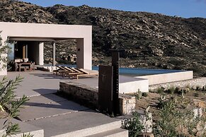 Crimson View Villa by Hide Out