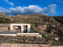 Crimson View Villa by Hide Out