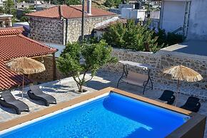 Villa 4 Season Poolside Paradise in Crete