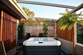 D A Luxury Suite Jacuzzi