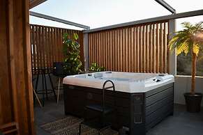 D A Luxury Suite Jacuzzi