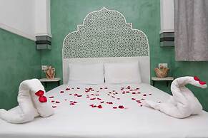 Riad Seven Doors