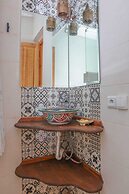 Riad Seven Doors