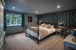 The Poachers Arms Hotel