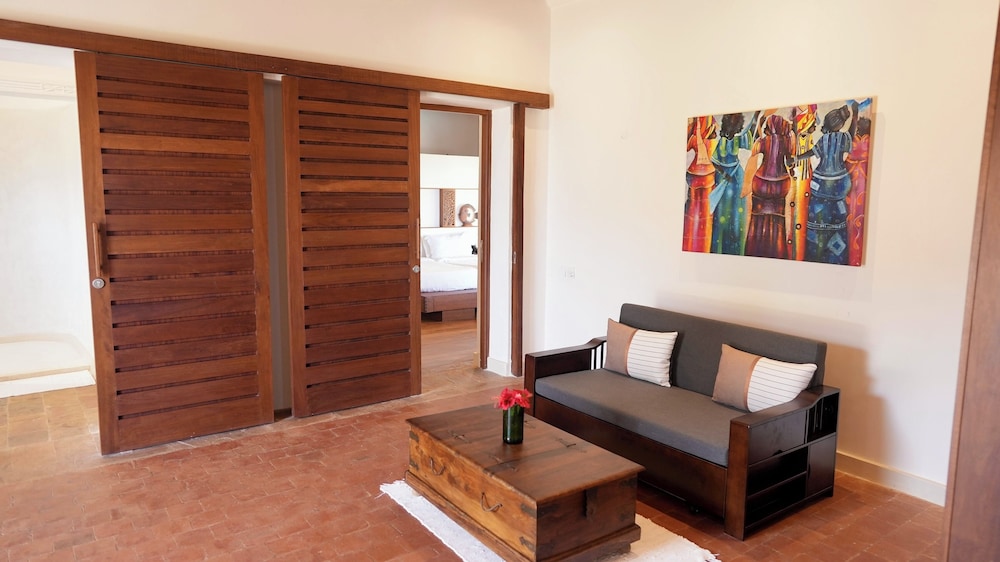 Zahari Oceanfront