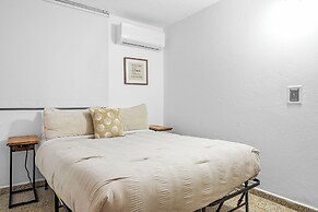 Castellana by Otium