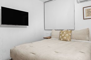 Castellana by Otium