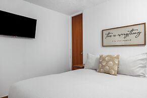 Castellana by Otium
