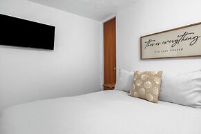 Castellana by Otium