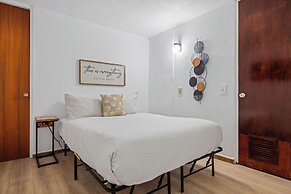 Castellana by Otium