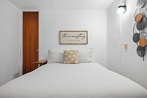 Castellana by Otium