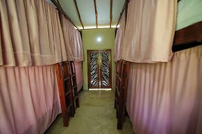 Makai Beach Hostel