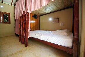 Makai Beach Hostel
