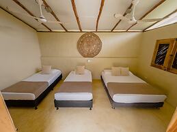 Makai Beach Hostel
