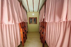 Makai Beach Hostel