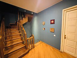 62 Dimitri Uznadze str.