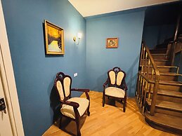 62 Dimitri Uznadze str.