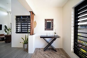 Solana Apartments