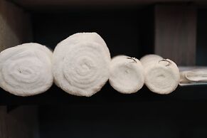 Utopia Yueji Art Seaview Designer Meisu
