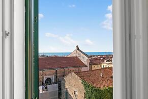 EA Blue Marin Apartment