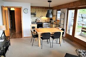 Cozy Apartment With Mountain Views