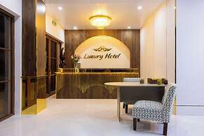 TH Luxury Hotel