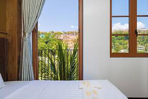 TH Luxury Hotel