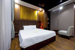 TH Luxury Hotel