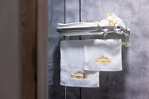 TH Luxury Hotel