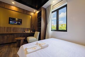 TH Luxury Hotel